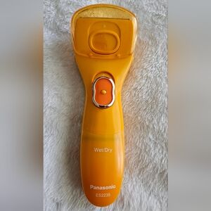 Panasonic Wet/Dry electric shaver - Battery Operated